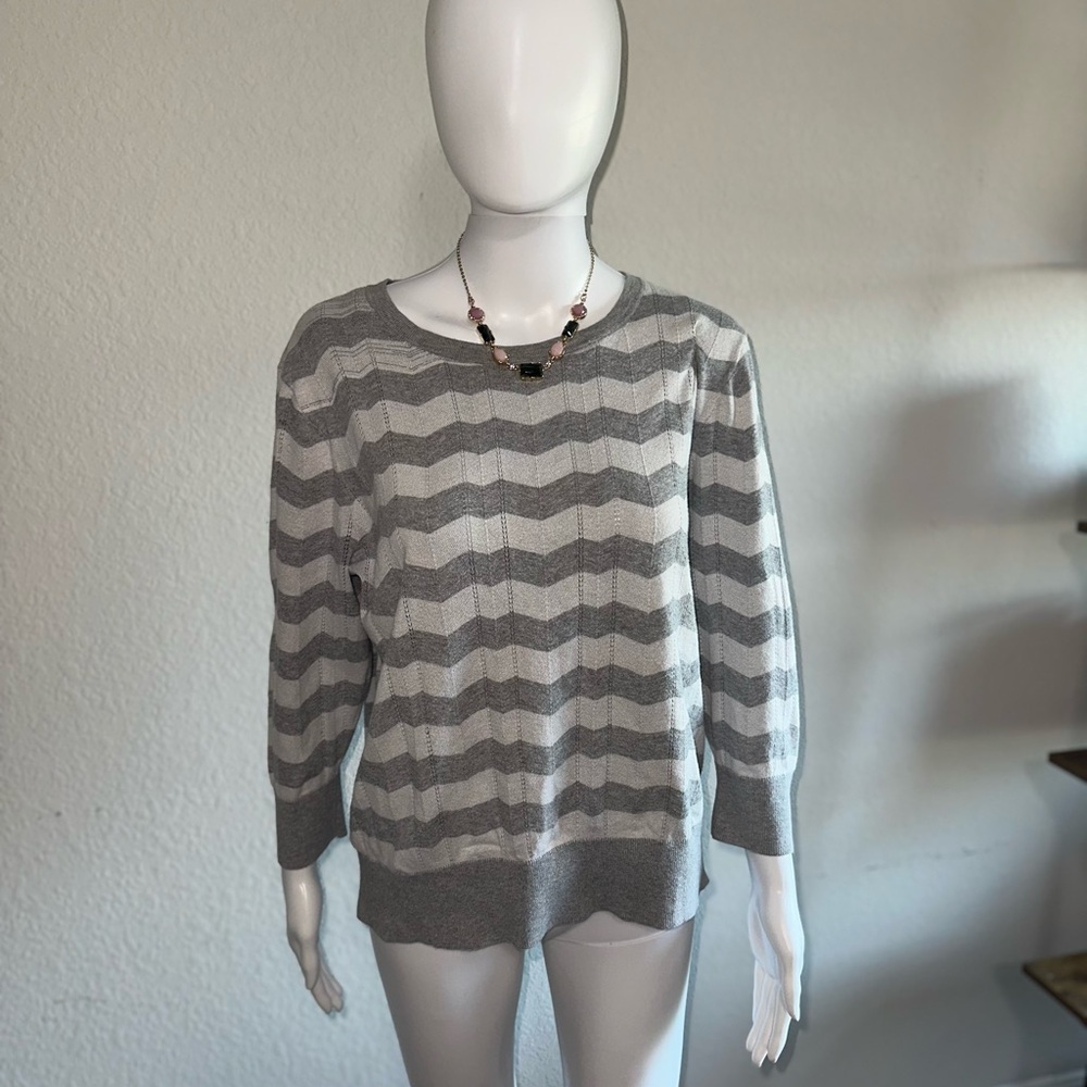 Ann Taylor Gray Chevron Pattern Sweater